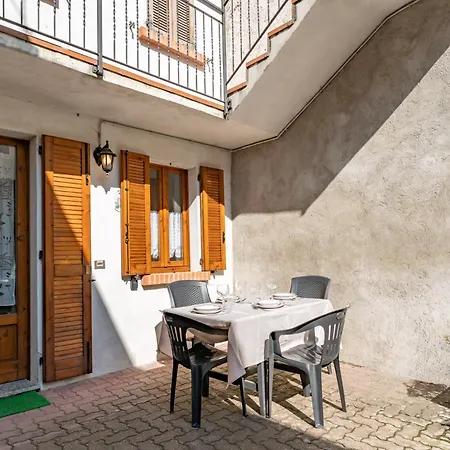 The Court Of The Moon *