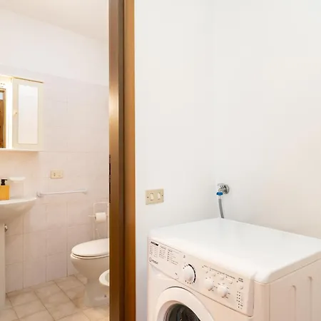 The Court Of The Moon * Barzio