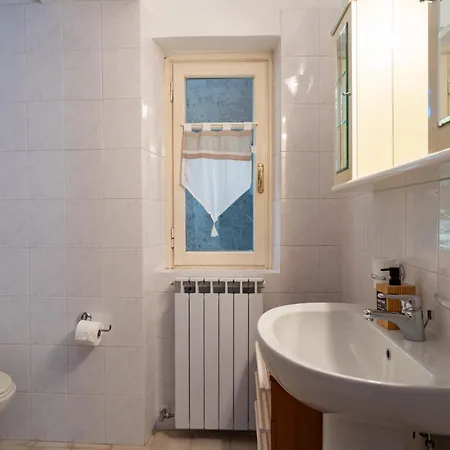 The Court Of The Moon * Barzio